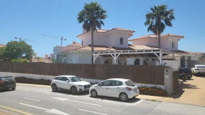 Luxurious Three Bedroom Villa Close To The Beach